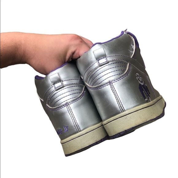 Vintage 2007 Nike SB Dunk High Premium ‘Dinosaur Jr’ Size 10 Silver - Picture 13 of 16